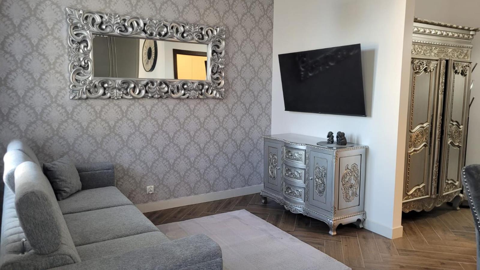 Apartment Jaracza 28/8 *
